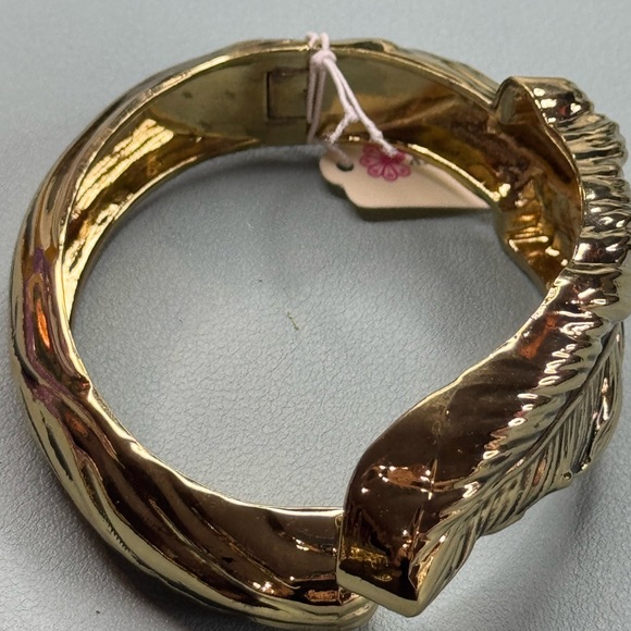 Gold Antique Textured Bracelet - Picture 4 of 8